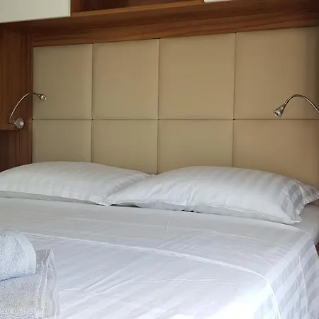 House Boat - Floating House Astrid Holiday home *